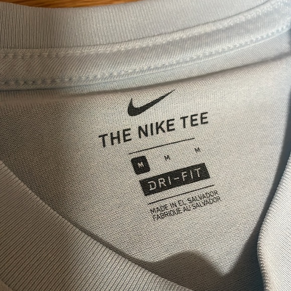 nike blue t shirt - Picture 2 of 3